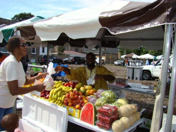 A farmer's market in Auburn-Gresham. Credit: Greater Auburn-Gresham Development Corporation